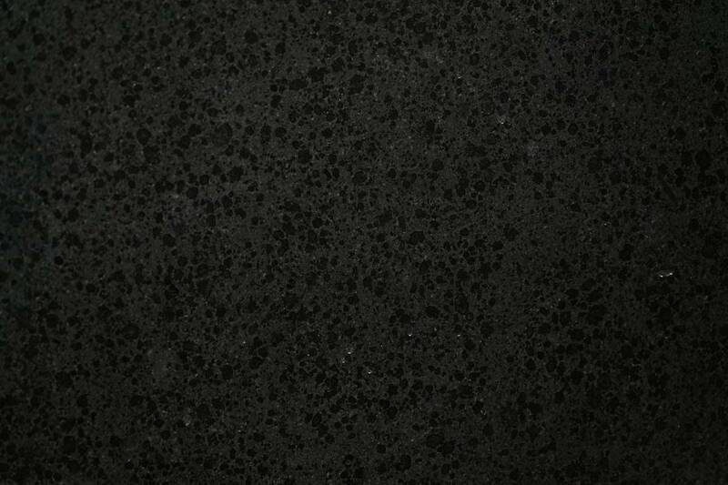 Granito Black Pearl Pulido 1.20X60x1.5 S/E