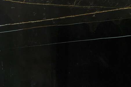 Mármol Sahara Noir Pulido Lámina