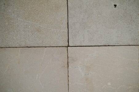 Mármol Marfil Nac.A/L Sandblasteado S/E 30.5X30.5X1