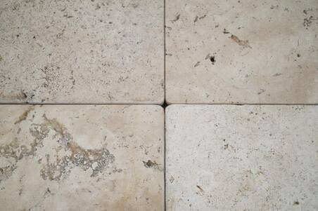 Mármol Travertino Fiorito Tomboleado 30X30