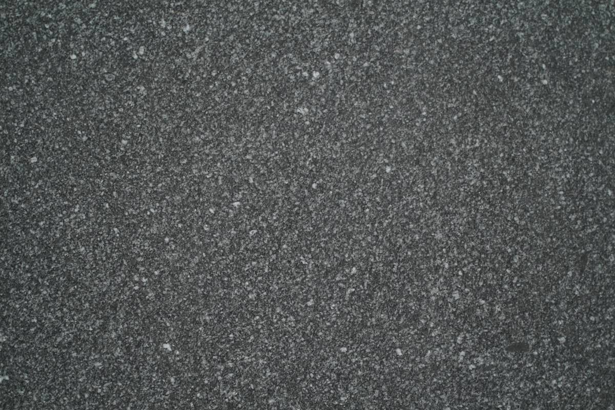 Granito New York Black Brushed Lámina | Mármoles Puente