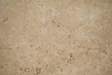 Mármol Travertino Fiorito Col. Honed Imp.61X61x1