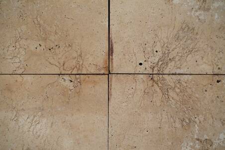 Mármol Travertino Ivory Spazzolatto 15X30.5