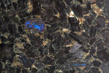 Granito Volga Blue Anticado Lamina