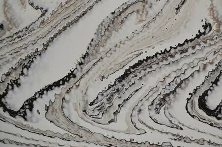 Marmol Nano Crystal Fantasy White Dark Lamina