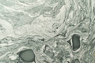 Granito Silver Cloud Anticado Lamina