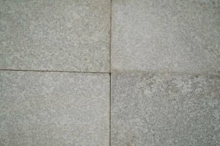 Quarzita Snow White Flameada 30X30