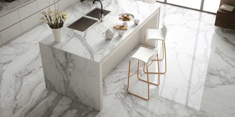 Granitos y Cuarcitas: 4 Acabados Texturizados Clave