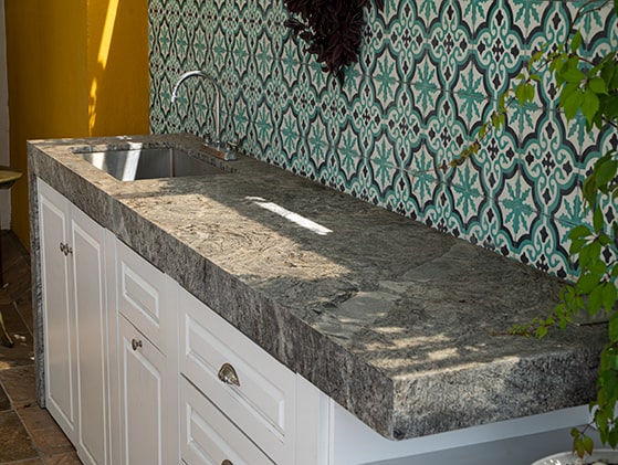 Granito Lava Vecchia Flameado Lámina