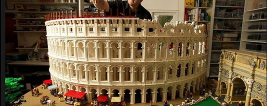 Coliseo Romano realizado con 200.000 piezas de LEGO